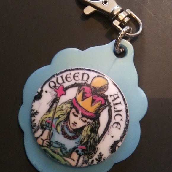 Tarina Tarantino  Queen Alice in Wonderland  key fob BAG CANDY - Picture 2 of 15